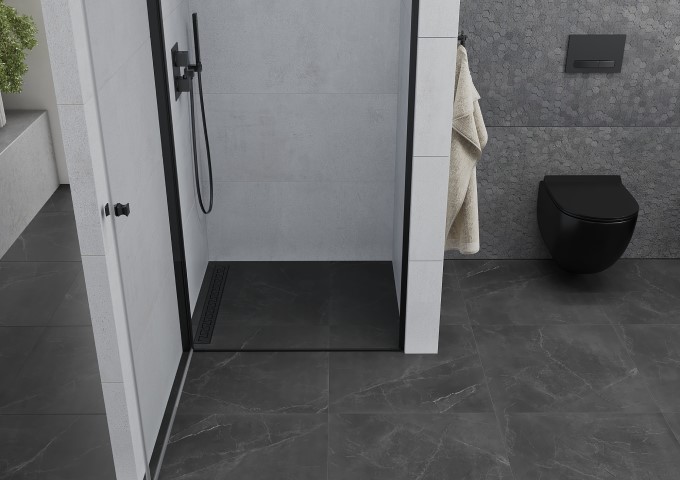 Suihkuseinät mustalla kuviolla