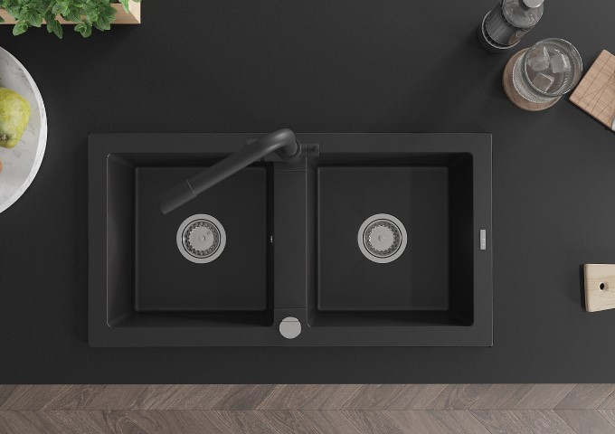 Mustat kaksiosaiset graniittialtaat