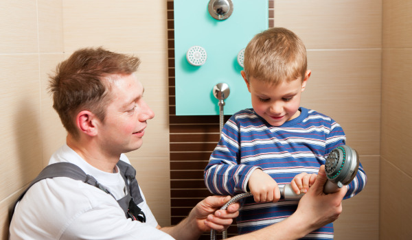 Kuinka asentaa suihkupaneeli?