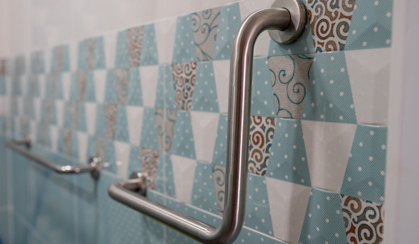 Minne on paras asentaa seinäkaiteet?