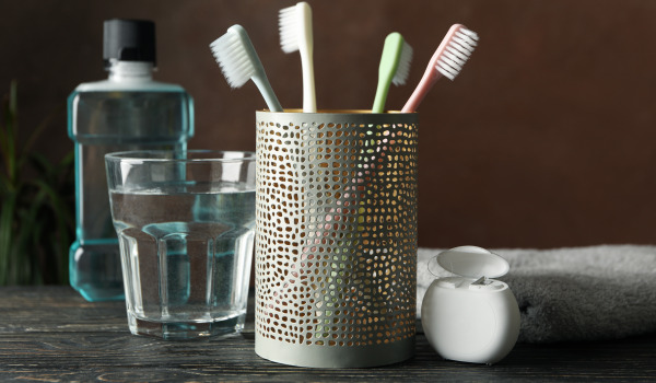 Mihin sijoittaa seisovat hammasharjatelineet?