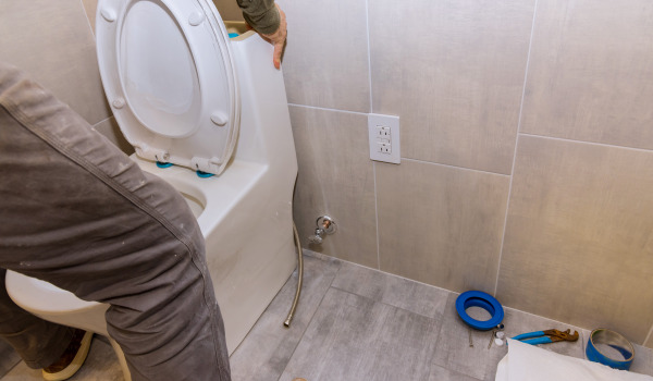 Minkä korkeuden asettaa WC:n asennuskehikko?