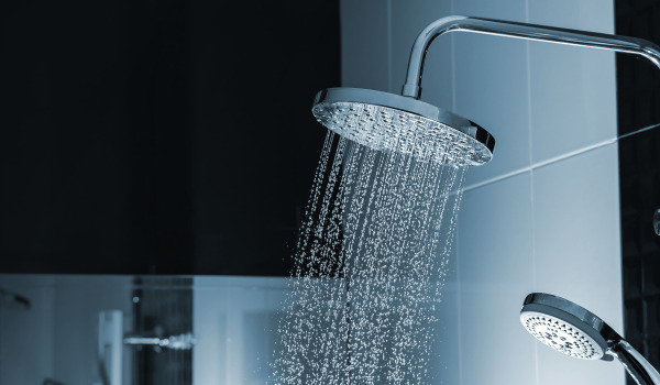 Sadesuihku pintaan asennetussa ammejärjestelmässä - kannattaako?