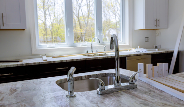 Kuinka uudistaa graniittiallas?