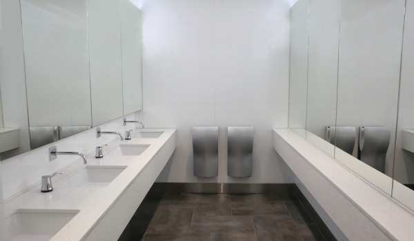 Toimiston WC – mitä varusteita sen tulisi sisältää? 