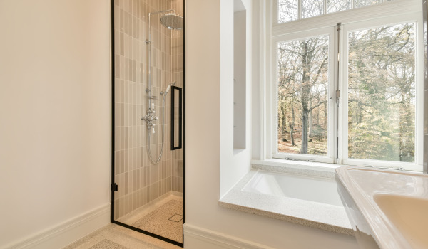 Kuinka säästää vettä suihkussa - tuoteratkaisut, joita kannattaa käyttää