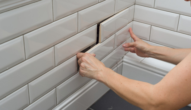 Kuinka asentaa seinän viemäröintikanava?