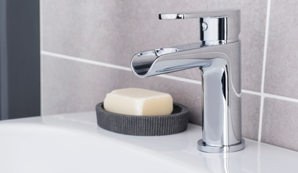 Pitääkö saippua-alustaa pestä?