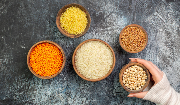 Elintarvikekoisan toukat – miten ne poistetaan keittiöstäsi?