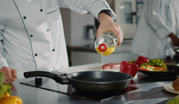 Minne kaataa öljy pannusta - voiko kaataa altaaseen?