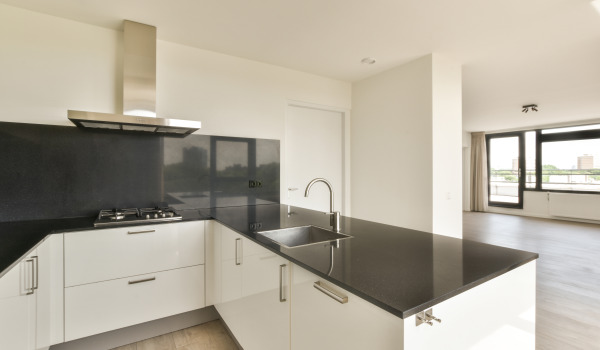 Miten erottaa keittiö olohuoneesta? Tapoja, jotka kannattaa tietää