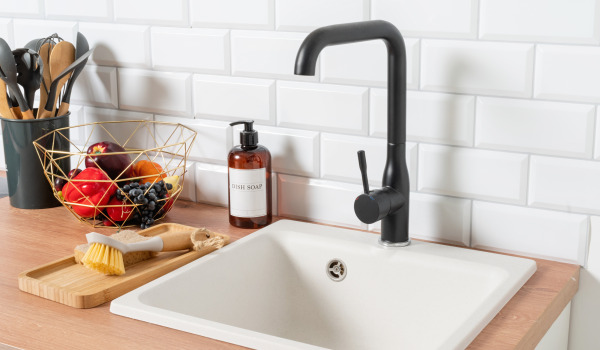 Graniitti vai teräs – minkälaisen keittiöaltaan valita?