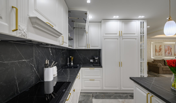 Graniittiset ja kiviset keittiötasot: mielipiteitä tasoista keittiöön - minkä tason valita?