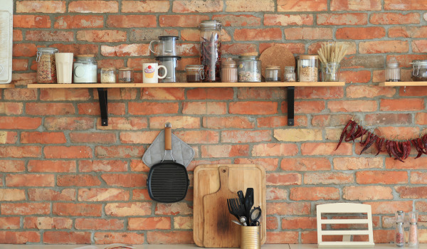 Keittiö ilman yläkaappeja – toiminnallinen järjestely