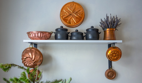 Millä tyhjällä keittiön seinän koristeella parannat sen ulkonäköä?