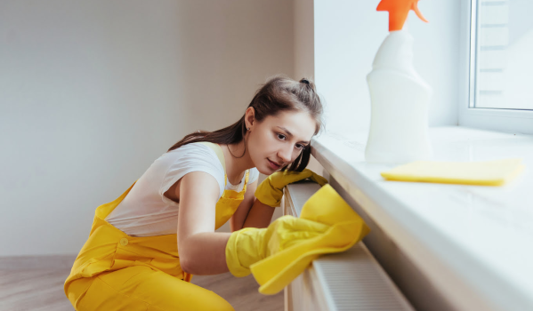 Kuinka puhdistaa patteri sisältä ja ulkoa?