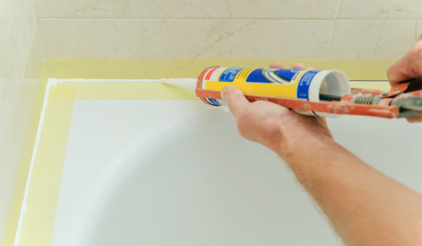 Kuinka asentaa puolipyöreä suihkualusta?