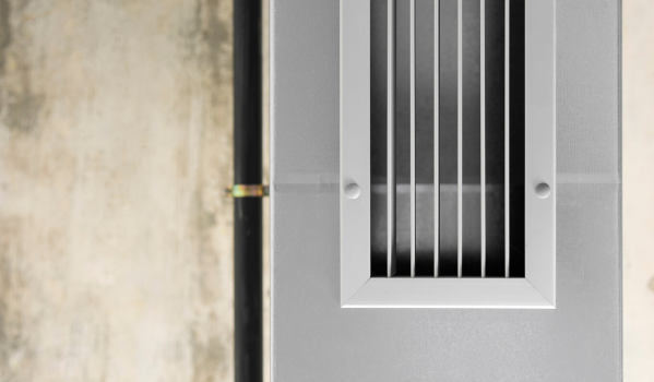 Kuinka liittää kylpyhuoneen tuuletin valaistukseen?