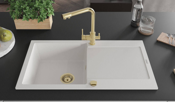 Kuinka asentaa hana tiskialtaaseen?