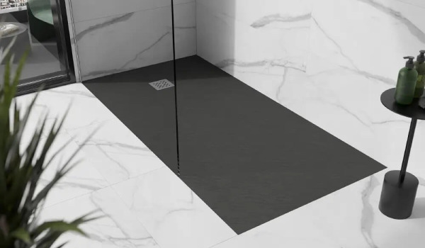 Pieni kylpyhuone suihkulla – ideoita ja järjestelyjä