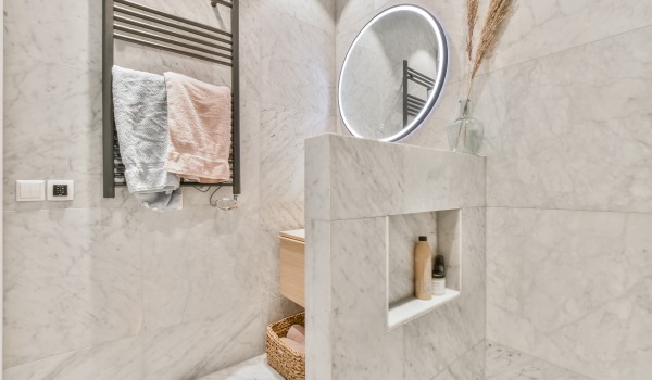 Laattojen vauriot - miten peittää halkeillut laatta