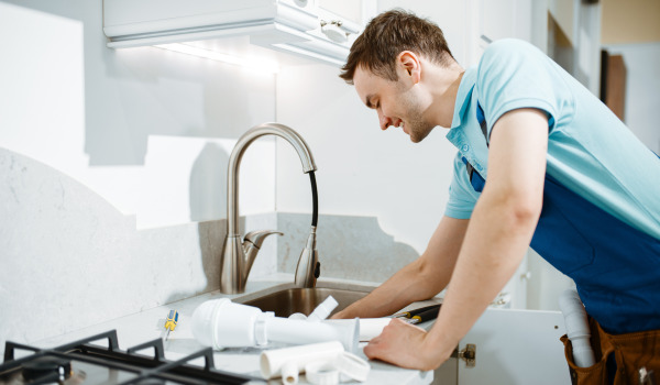 Kuinka vaihtaa pohjatulppa pesualtaassa?