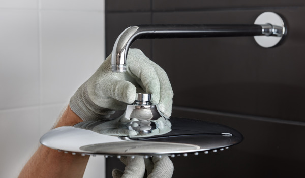 Kuinka asentaa sadesuihku?