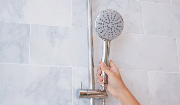 Mille korkeudelle suihkupään tulisi olla asennettuna?